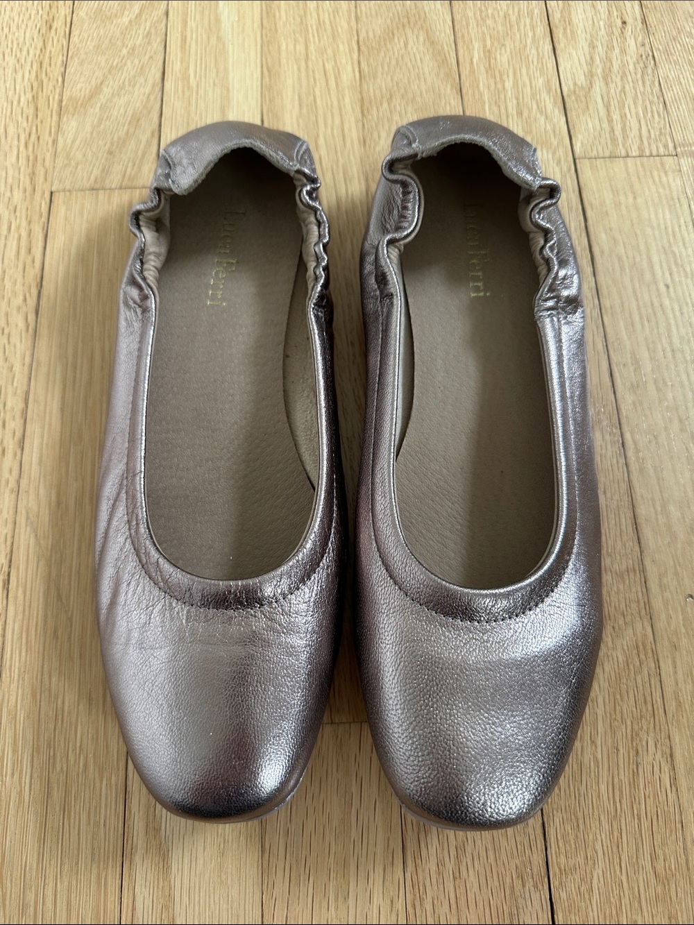 5 for $25 // brand new Luca Ferri rose gold leather ballet flats size 7